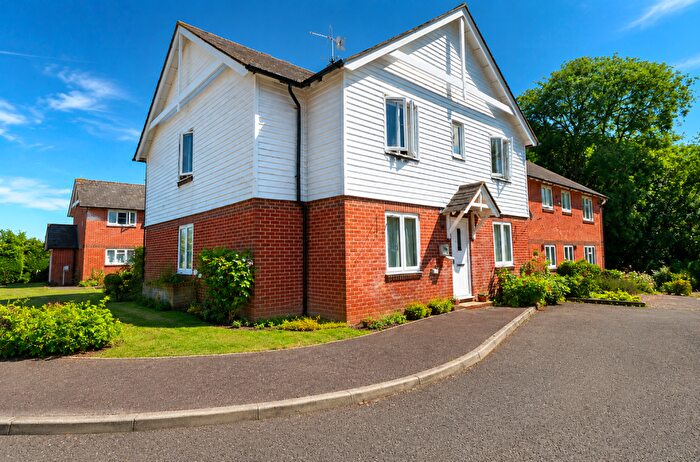 2 Bedroom Flat For Sale In Miles Court, Wingham, CT3