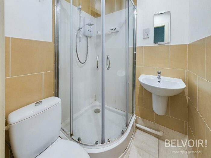 2 Bedroom Flat For Sale In Lark Lane, Aigburth, Liverpool, L17