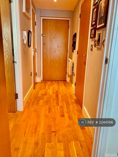 1 Bedroom Flat To Rent In Peckham Grove, London, SE15
