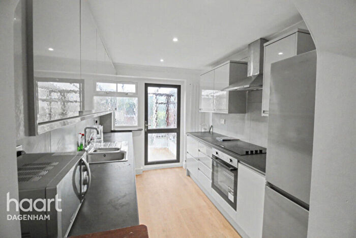 2 Bedroom End Of Terrace House To Rent In Beam Avenue, Dagenham, RM10