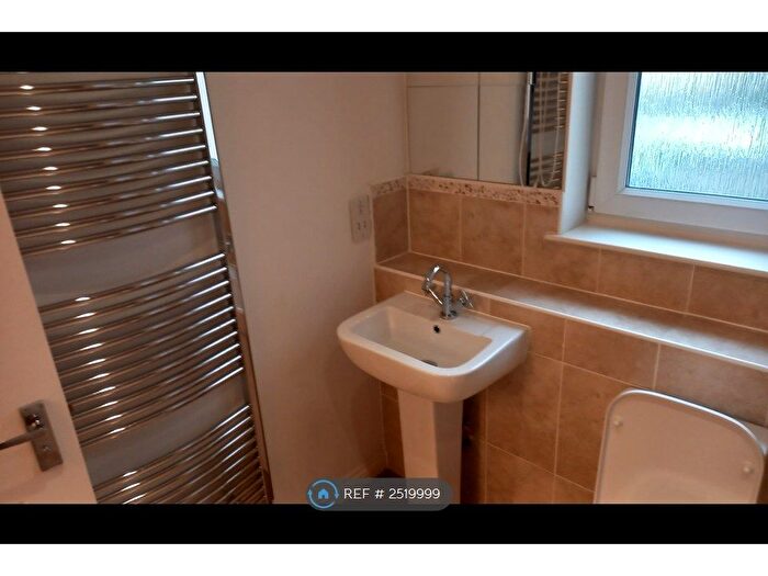 1 Bedroom Flat To Rent In Rowan Wynd, Paisley, PA2