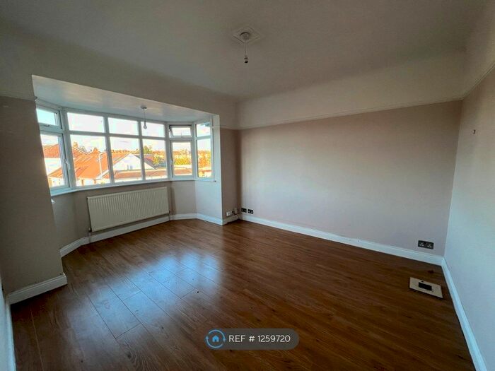 2 Bedroom Maisonette To Rent In Mount Park Road, Pinner HA5