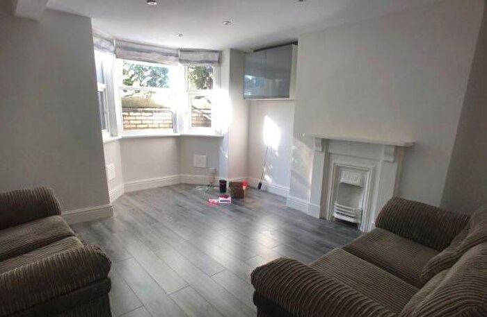 5 Bedroom House To Rent In Bennett Road, Leeds, LS6