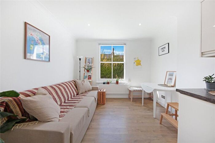 1 Bedroom Flat To Rent In Archdale Road, East Dulwich, SE22