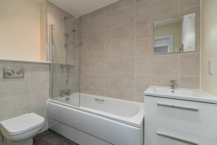 1 Bedroom Flat To Rent In Hunslet House, Corby, North Northampton, NN17