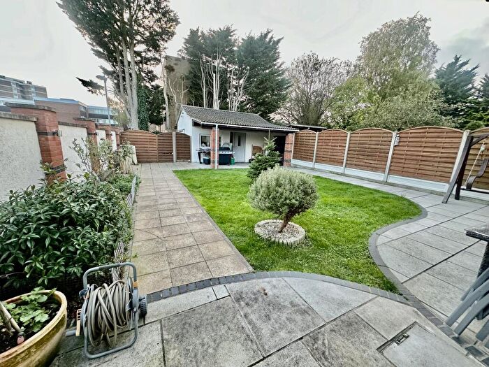 5 Bedroom House To Rent In Latchford Place, Chigwell, IG7