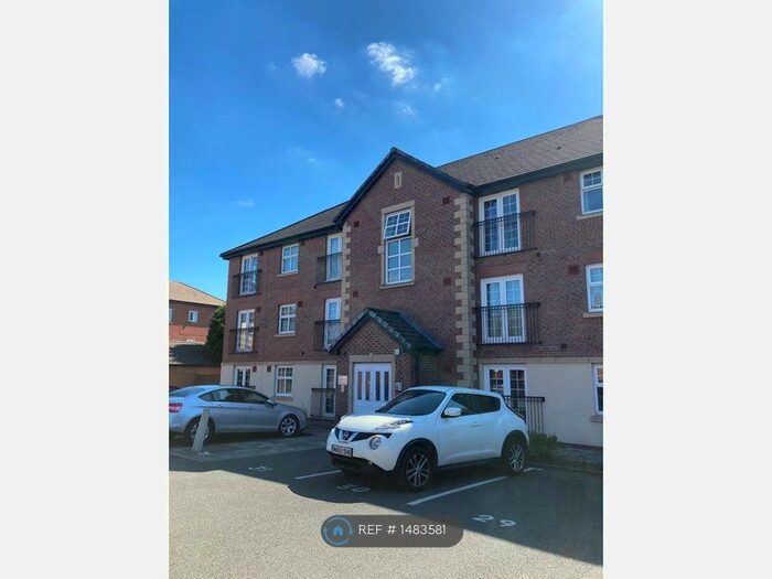 2 Bedroom Flat To Rent In Lytham Close, Great Sankey, Warrington, WA5