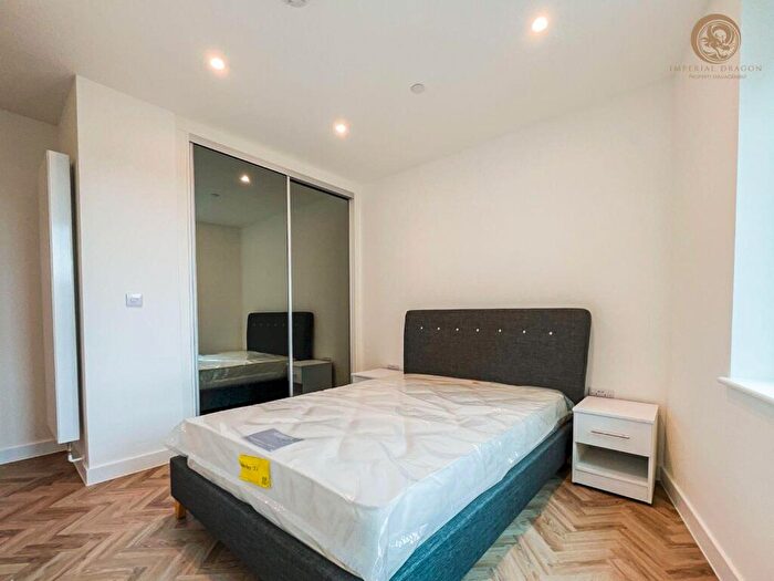 Apartment To Rent In Skyline Apartments, Makers Yard, London, E3