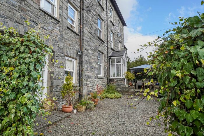 8 Bedroom Detached House For Sale In Monarch House, Chapel Street, Tregaron, Ceredigion, SY25