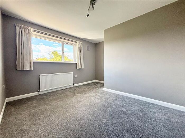 4 Bedroom Semi-Detached House To Rent In Cleevelands Avenue, Cheltenham, GL50