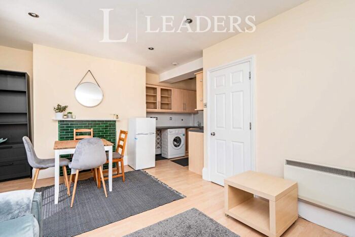 1 Bedroom Apartment To Rent In Canute Castle, Southampton, SO14