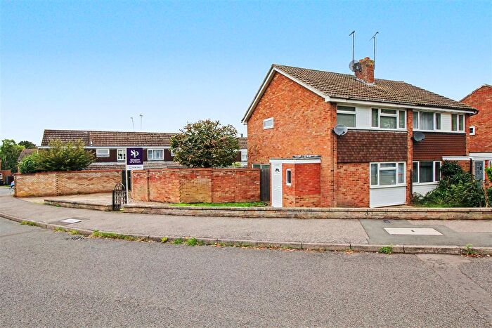 3 Bedroom Semi-Detached House For Sale In Fair Lane, Thrapston, Kettering, NN14