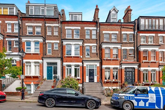 2 Bedroom Apartment For Sale In Carlingford Road, London, NW3