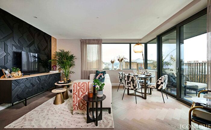 2 Bedroom Flat For Sale In Chalk Farm Road, London, NW1