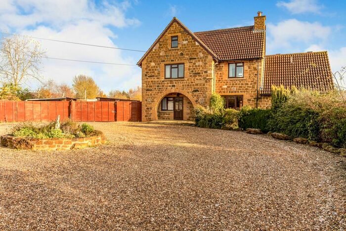 5 Bedroom Land For Sale In The Tunnel, Farnborough, Banbury, OX17