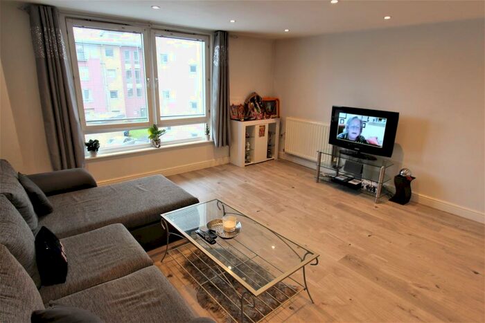 1 Bedroom Flat To Rent In Crown Close, Wood Green, N22
