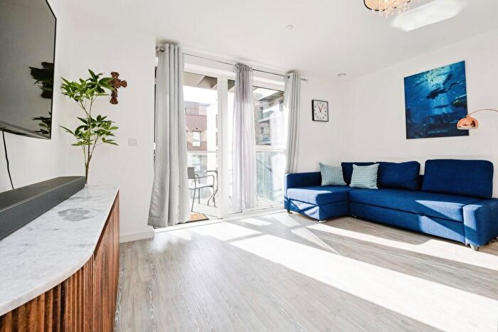 1 Bedroom Apartment For Sale In Ironworks Way, London, E13