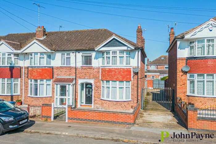 3 Bedroom End Of Terrace House To Rent In Silverdale Close, Aldermans Green, Coventry, West Midlands, CV2