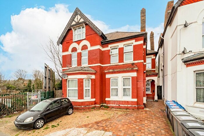 Studio To Rent In Craven Park, Willesden, NW10