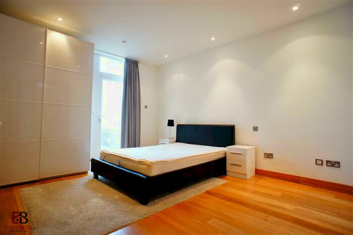 2 Bedroom Apartment To Rent In Gb Murton House, Grainger Street, Newcastle Upon Tyne, NE1