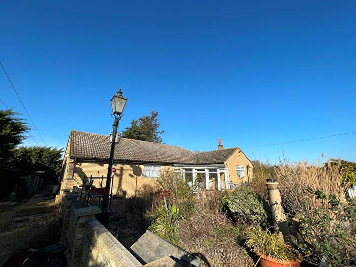 4 Bedroom Bungalow For Sale In Willow Farm Bungalow, Bedford Road, Sandy, Bedfordshire, SG19