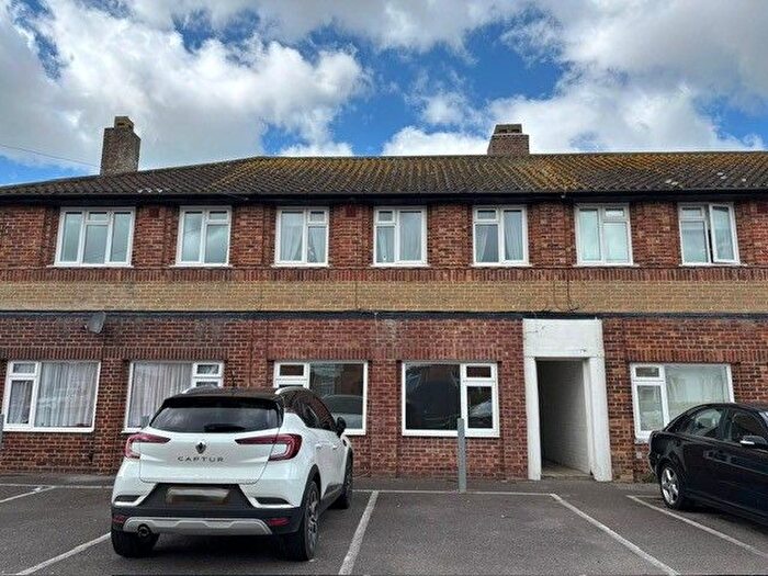 2 Bedroom Flat For Sale In Hillfield Road, Selsey, PO20