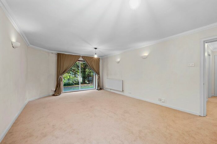 2 Bedroom Flat To Rent In The Downs, London, SW20