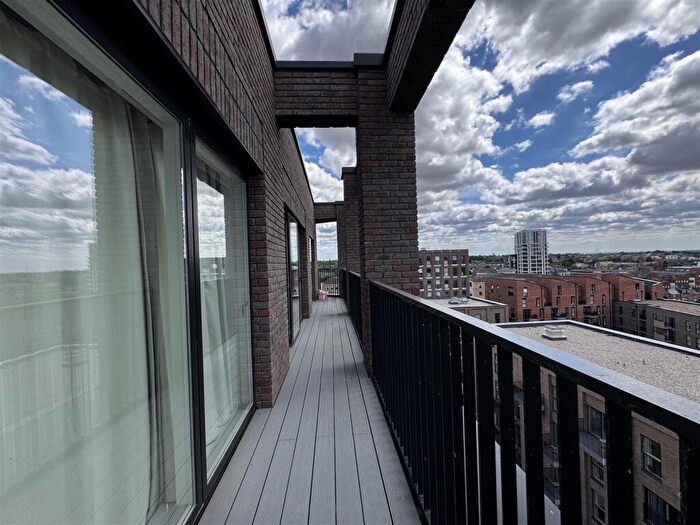 3 Bedroom Apartment For Sale In Palmer Street, Reading, RG1