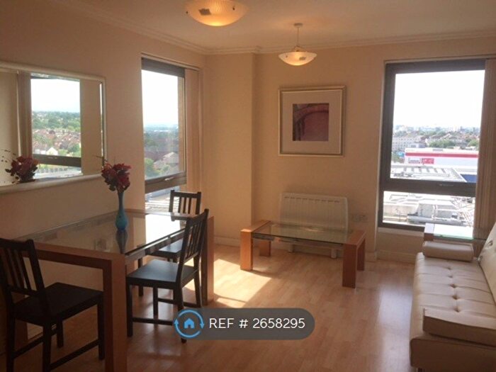 1 Bedroom Flat To Rent In Poulton Court, London, W3