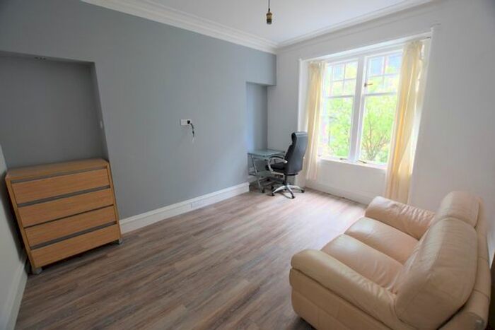 2 Bedroom Flat To Rent In Dee Place, City Centre, Aberdeen, AB11