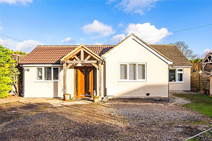 4 Bedroom Bungalow For Sale In Pebblemoor, Edlesborough, Buckinghamshire, LU6