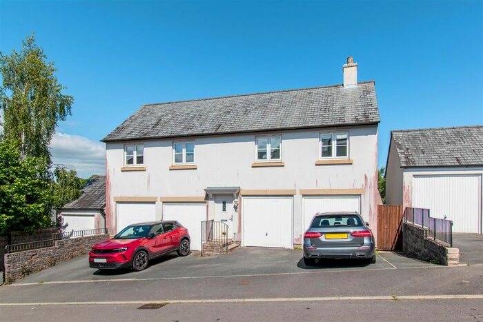 2 Bedroom Detached House To Rent In Catchfrench Crescent, Liskeard, PL14