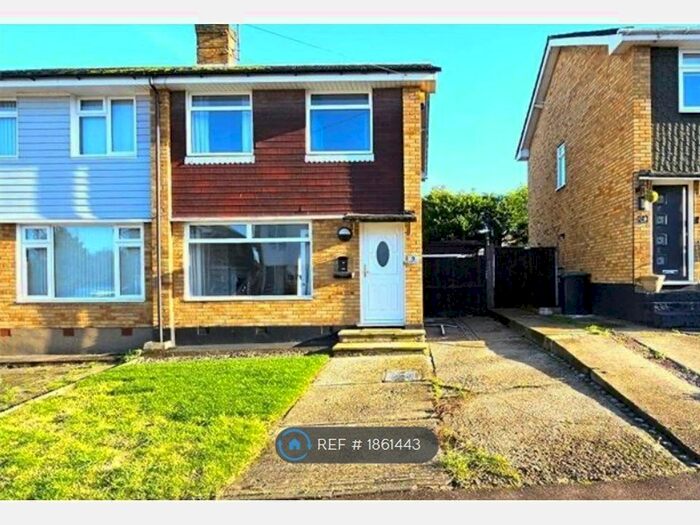 3 Bedroom Semi-Detached House To Rent In Little Hays, Leigh On Sea, SS9