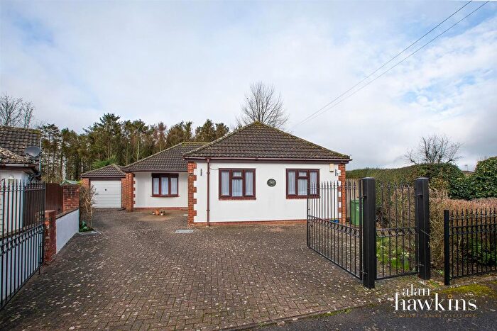 3 Bedroom Detached Bungalow For Sale In Bradenstoke, Chippenham, SN15