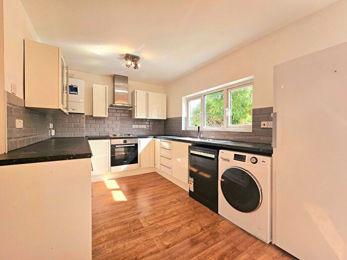 3 Bedroom Property To Rent In Glenfarg Road, London, SE6
