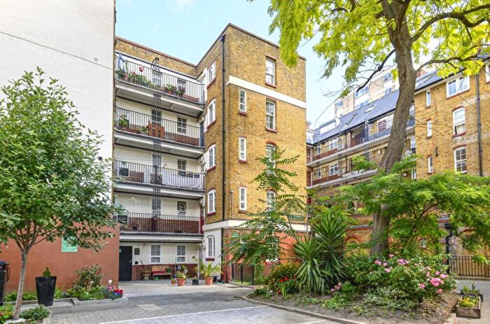 3 Bedroom Flat For Sale In Portpool Lane, Farringdon, London, EC1N