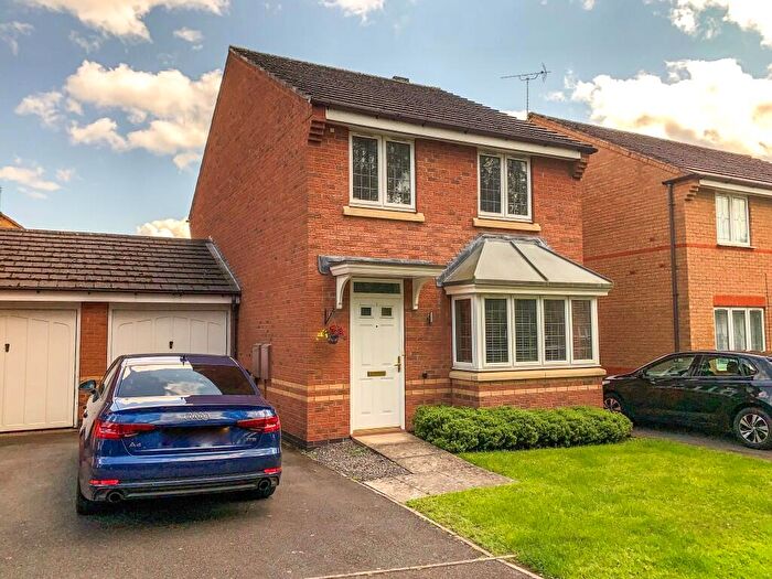 3 Bedroom Link Detached House To Rent In Thorntree Close, Leicester, Leicestershire, LE3