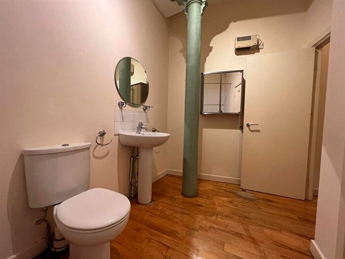 1 Bedroom Flat To Rent In Kingsley House, Newton Street, Manchester, M1