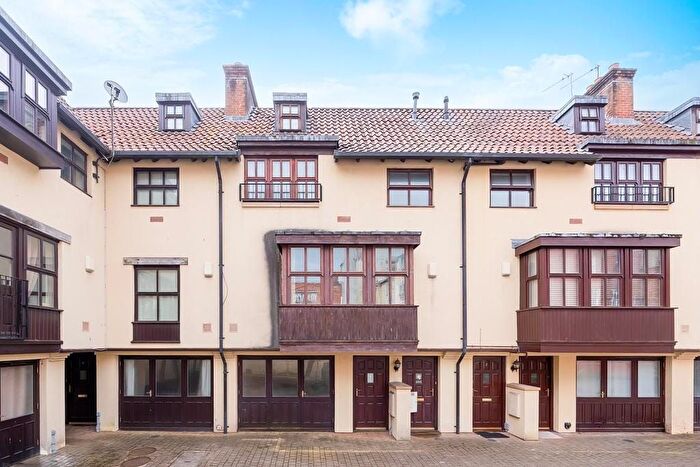 4 Bedroom Terraced House For Sale In Bear Yard Mews, Bristol, BS8