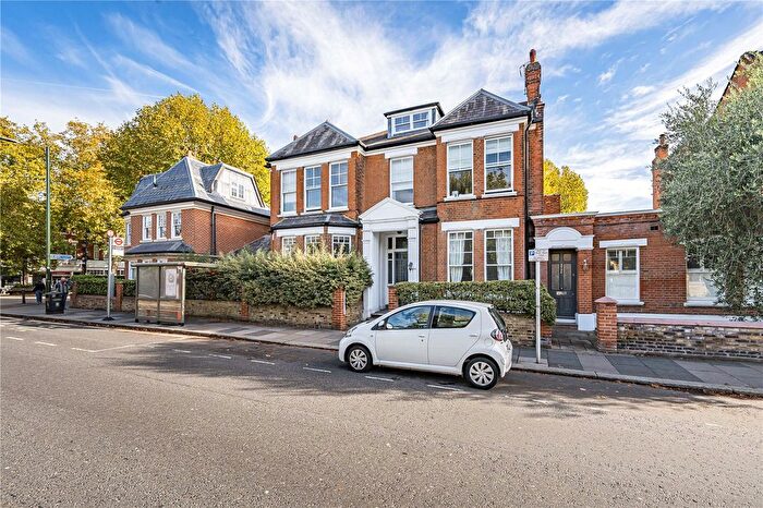 1 Bedroom Flat For Sale In Sandycombe Road, Richmond, TW9
