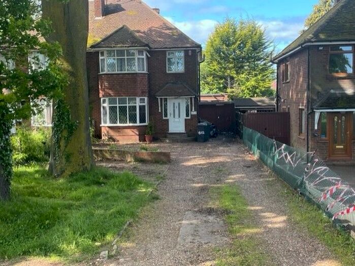 3 Bedroom Detached House To Rent In Dunstable Road, Luton, LU4