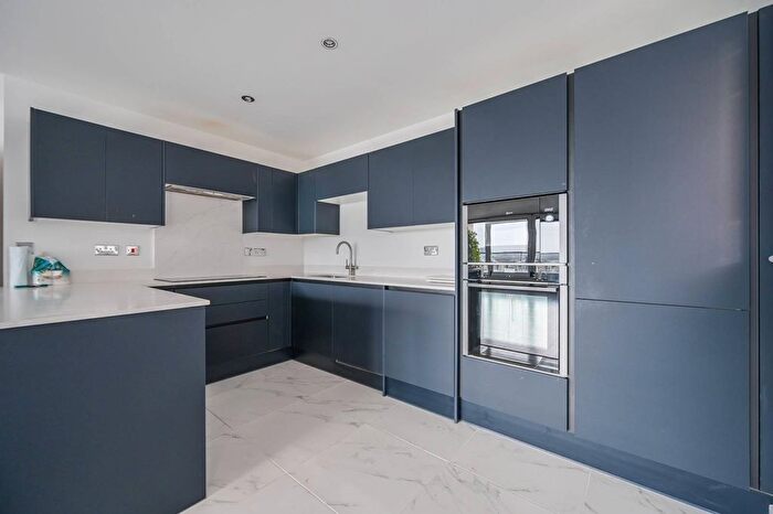 2 Bedroom Flat For Sale In Coral Apartments, Royal Docks, London, E16