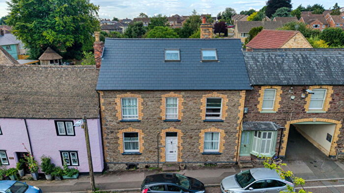 4 Bedroom Terraced House For Sale In Bradley Street, Wotton-under-edge, GL12