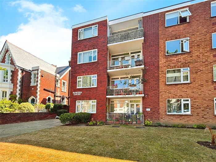 2 Bedroom Apartment For Sale In Outram Road, Southsea, Hampshire, PO5