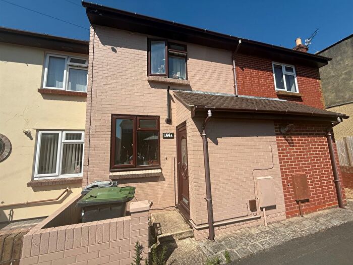 2 Bedroom Terraced House For Sale In West Street, Havant, PO9