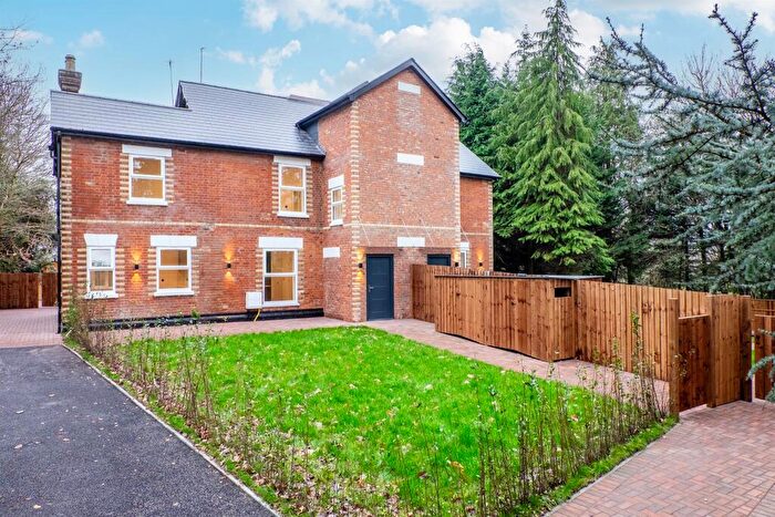 4 Bedroom Semi-Detached House For Sale In Shaw Hill House, Addington, West Malling, ME19
