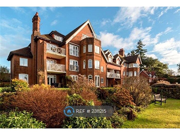 2 Bedroom Flat To Rent In Whitwell Hatch, Haslemere, GU27