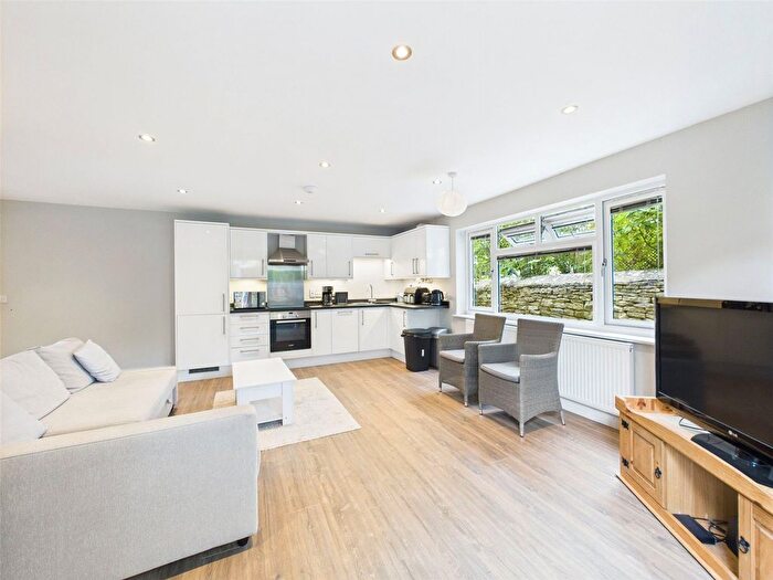 1 Bedroom Bungalow For Sale In Ascott Road, Shipton-Under-Wychwood, Nr. Chipping Norton, Oxfordshire, OX7