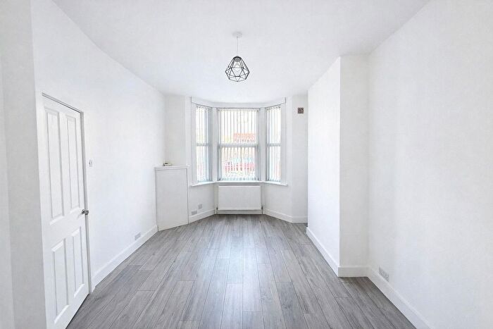 3 Bedroom Terraced House To Rent In Sorrento Road, Sutton, SM1