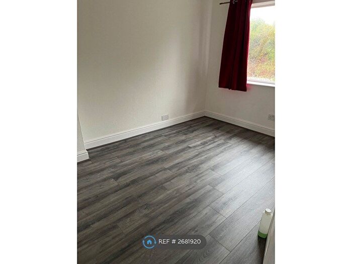 3 Bedroom Semi-Detached House To Rent In Joslin Road, Purfleet, RM19